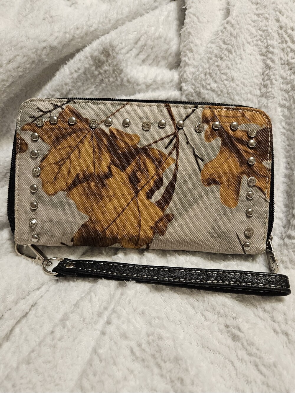 NWOT P&G Collection Zip-Around Accordion Clutch Wallet